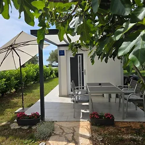 Ceca*** Ferienhaus